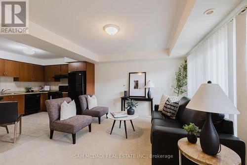 109 - 5035 Oscar Peterson Boulevard, Mississauga, ON - Indoor Photo Showing Living Room