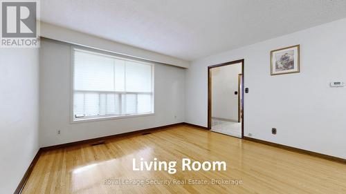 59 Roseglen Crescent, Toronto, ON - Indoor Photo Showing Other Room