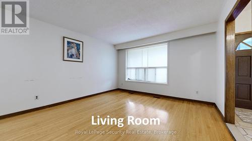 59 Roseglen Crescent, Toronto, ON - Indoor Photo Showing Other Room