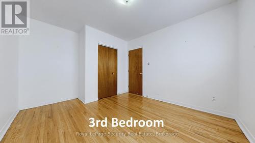 59 Roseglen Crescent, Toronto, ON - Indoor Photo Showing Other Room