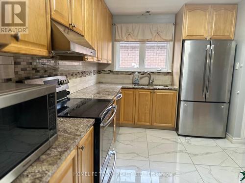 Main - 7 Dudley Place, Brampton, ON - Indoor Photo Showing Kitchen