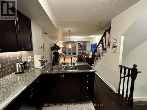 255 - 35 Elsie Lane, Toronto, ON - Indoor Photo Showing Kitchen