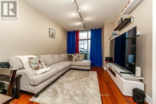 105 - 2772 Keele Street, Toronto, ON - Indoor Photo Showing Living Room