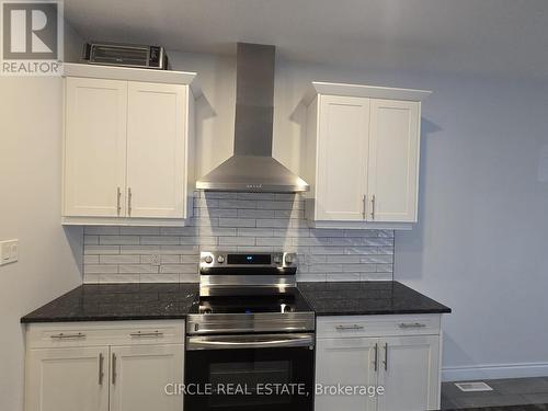 3815 Somerston Crescent, London, ON - Indoor Photo Showing Kitchen