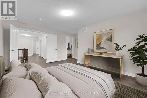 44 Dennis Drive, West Lincoln, ON - Indoor Photo Showing Bedroom