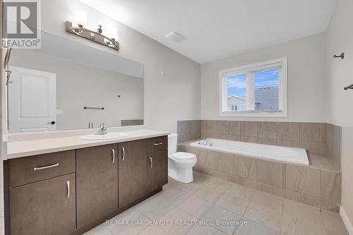 44 Dennis Drive, West Lincoln, ON - Indoor Photo Showing Bathroom