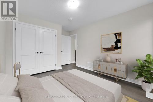 44 Dennis Drive, West Lincoln, ON - Indoor Photo Showing Bedroom