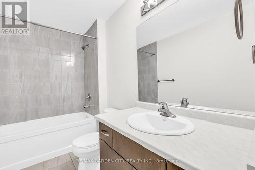 44 Dennis Drive, West Lincoln, ON - Indoor Photo Showing Bathroom