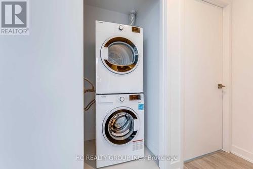 1111 - 15 Holmes Avenue, Toronto, ON - Indoor Photo Showing Laundry Room