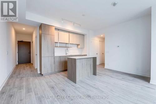 1111 - 15 Holmes Avenue, Toronto, ON - Indoor Photo Showing Kitchen