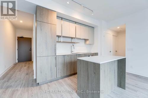 1111 - 15 Holmes Avenue, Toronto, ON - Indoor Photo Showing Kitchen