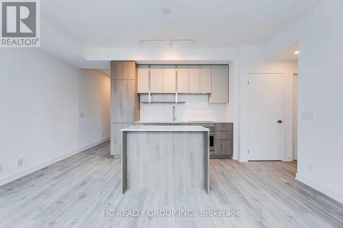 1111 - 15 Holmes Avenue, Toronto, ON - Indoor Photo Showing Kitchen