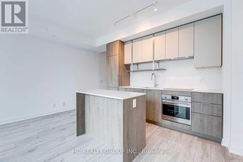 1111 - 15 Holmes Avenue, Toronto, ON - Indoor Photo Showing Kitchen