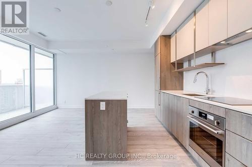 1111 - 15 Holmes Avenue, Toronto, ON - Indoor Photo Showing Kitchen