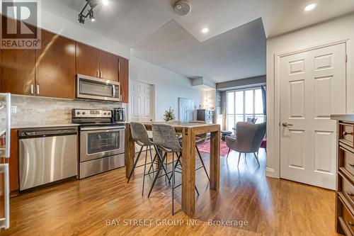 806 - 22 East Haven Drive, Toronto, ON - Indoor Photo Showing Kitchen With Stainless Steel Kitchen