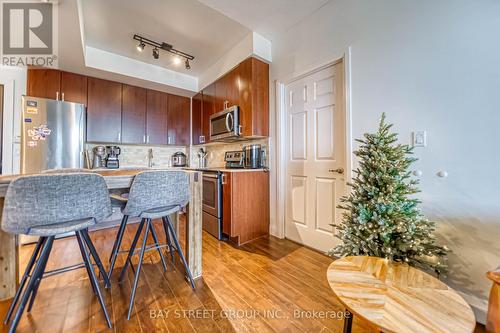 806 - 22 East Haven Drive, Toronto, ON - Indoor Photo Showing Kitchen