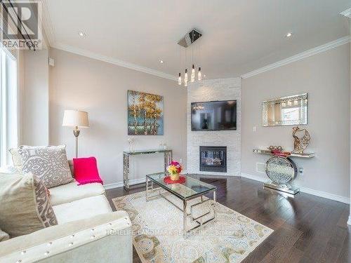 98 Stoyell Drive, Richmond Hill, ON - Indoor Photo Showing Living Room With Fireplace