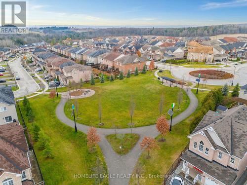 107 Herefordshire Crescent, Newmarket, ON - Outdoor With View