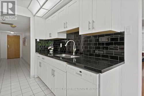 312 - 4727 Sheppard Avenue E, Toronto (Agincourt South-Malvern West), ON - Indoor Photo Showing Kitchen With Double Sink