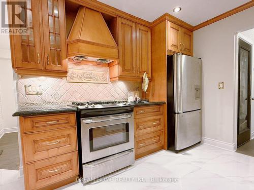 4066 Renfrew Crescent, Mississauga, ON - Indoor Photo Showing Kitchen