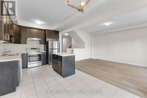 102 - 4552 Portage Road, Niagara Falls (211 - Cherrywood), ON - Indoor Photo Showing Kitchen