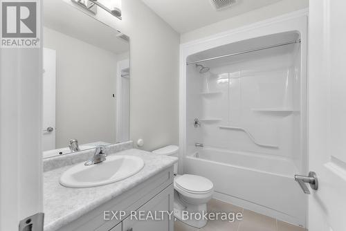 102 - 4552 Portage Road, Niagara Falls (211 - Cherrywood), ON - Indoor Photo Showing Bathroom