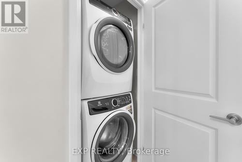 102 - 4552 Portage Road, Niagara Falls (211 - Cherrywood), ON - Indoor Photo Showing Laundry Room