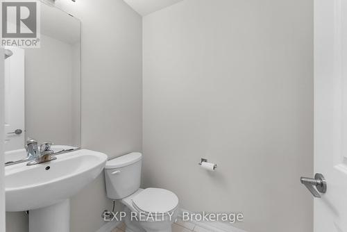 102 - 4552 Portage Road, Niagara Falls (211 - Cherrywood), ON - Indoor Photo Showing Bathroom