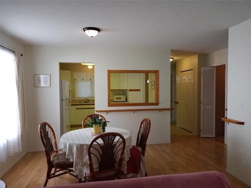 27-4303 27 Avenue, Vernon, BC - Indoor Photo Showing Dining Room