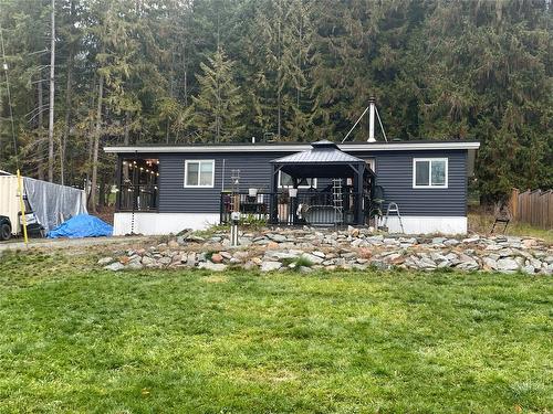 7443 Estate Drive, Anglemont, BC - Outdoor