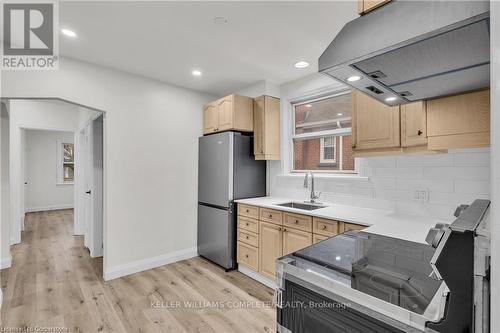 555 Upper Sherman Avenue, Hamilton, ON - Indoor Photo Showing Kitchen