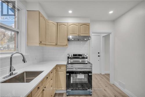 555 Upper Sherman Avenue, Hamilton, ON - Indoor Photo Showing Kitchen