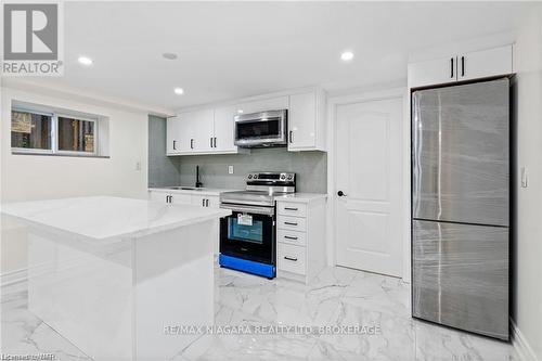 462C Carlton Street E, St. Catharines (445 - Facer), ON - Indoor Photo Showing Kitchen