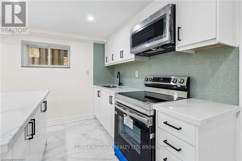 462C Carlton Street E, St. Catharines (445 - Facer), ON - Indoor Photo Showing Kitchen