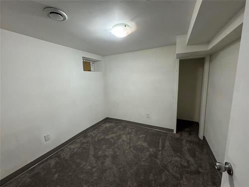 321 Arlington Street, Winnipeg, MB - Indoor Photo Showing Other Room