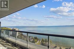 Balcony with a water view - 