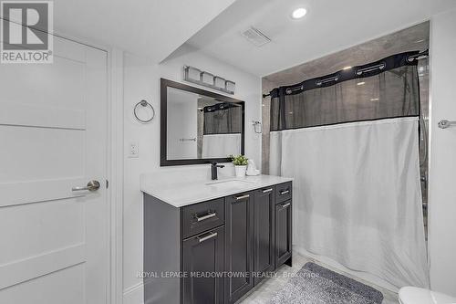 1434 Progreston Road, Hamilton, ON - Indoor Photo Showing Bathroom