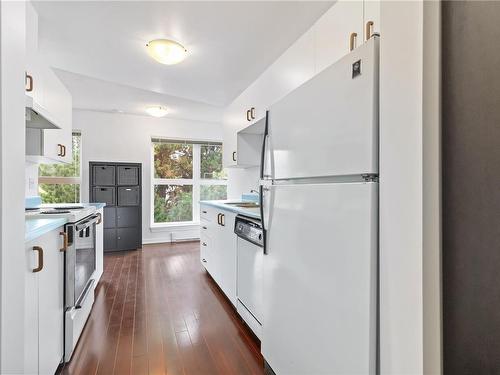 306-1201 Hillside Ave, Victoria, BC - Indoor Photo Showing Kitchen