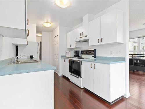 306-1201 Hillside Ave, Victoria, BC - Indoor Photo Showing Kitchen With Double Sink