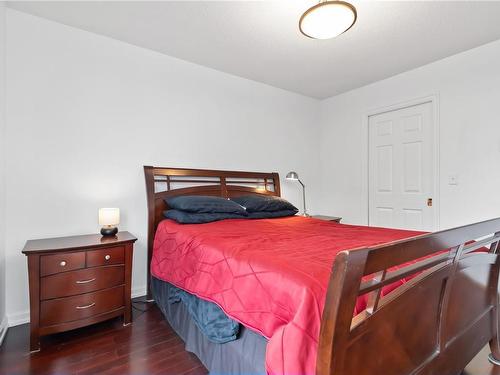 306-1201 Hillside Ave, Victoria, BC - Indoor Photo Showing Bedroom