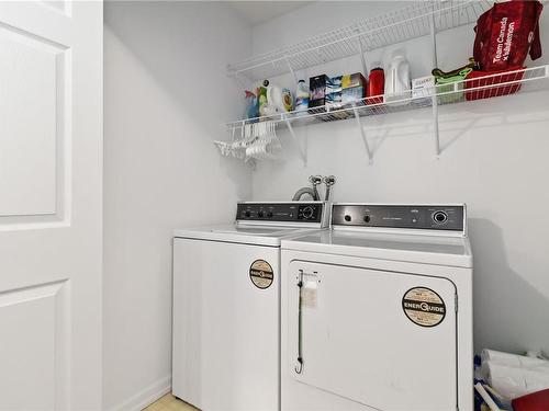 306-1201 Hillside Ave, Victoria, BC - Indoor Photo Showing Laundry Room