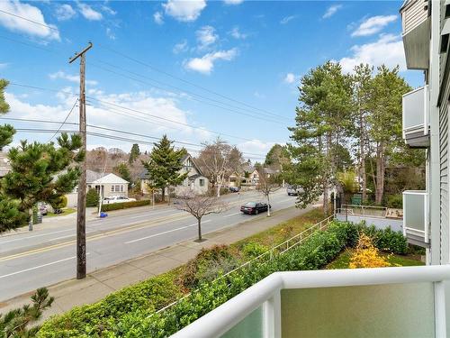 306-1201 Hillside Ave, Victoria, BC - Outdoor With View