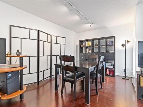 306-1201 Hillside Ave, Victoria, BC - Indoor Photo Showing Dining Room