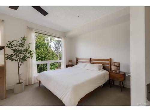 313-4529 West Saanich Rd, Saanich, BC - Indoor Photo Showing Bedroom