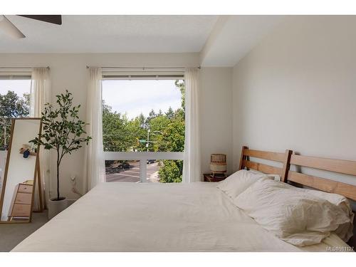 313-4529 West Saanich Rd, Saanich, BC - Indoor Photo Showing Bedroom