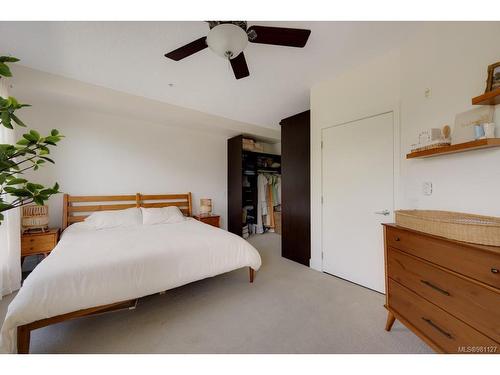 313-4529 West Saanich Rd, Saanich, BC - Indoor Photo Showing Bedroom