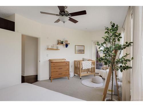 313-4529 West Saanich Rd, Saanich, BC - Indoor Photo Showing Bedroom