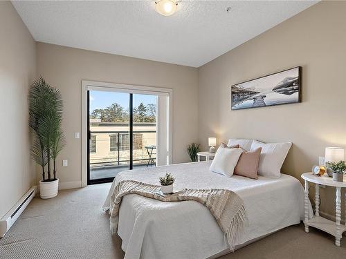 419-870 Short St, Saanich, BC - Indoor Photo Showing Bedroom