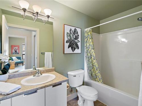 419-870 Short St, Saanich, BC - Indoor Photo Showing Bathroom