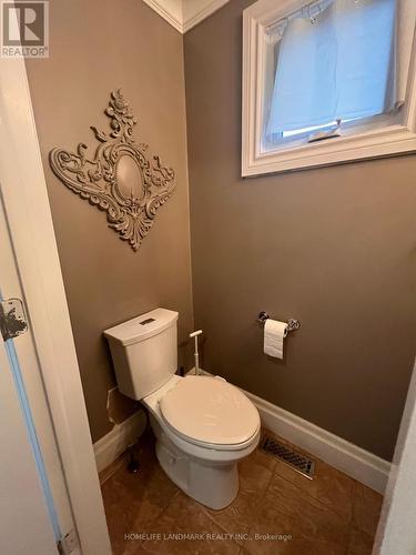 7006 Hickling Crescent, Mississauga, ON - Indoor Photo Showing Bathroom